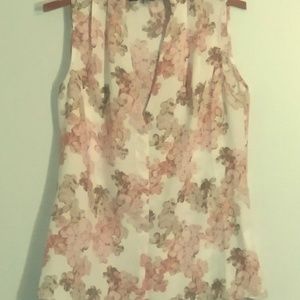 Floral print sleeveless shirt